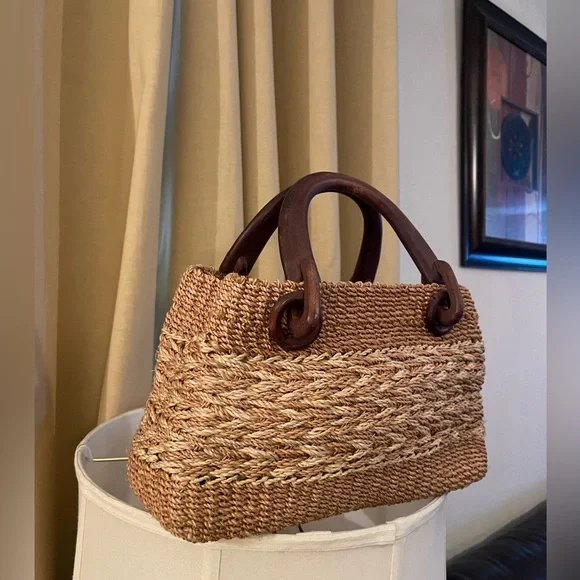 Vintage Woven Straw Handbag Wood Handle Coastal Beach Summer Tote - Picture 2 of 16